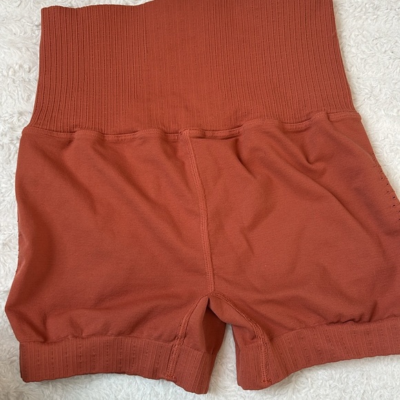 NWOT free people Good Karma Running Shorts in burnt orange? - Picture 4 of 5